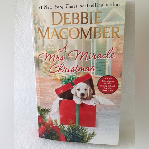 A Mrs. Miracle Christmas paper back book - Picture 1 of 2